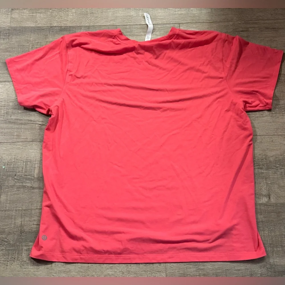 Lululemon hot pink relaxed-fit Trail Running t-shirt size 12 - Picture 3 of 6